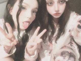 lia-mili Recent Photo